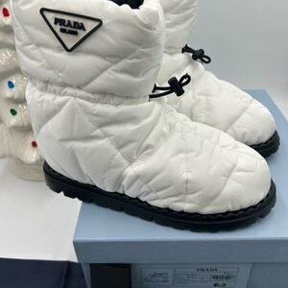 Women's Prada quilted nylon snow boots size 39.5 made in Italy - Picture 10 of 10